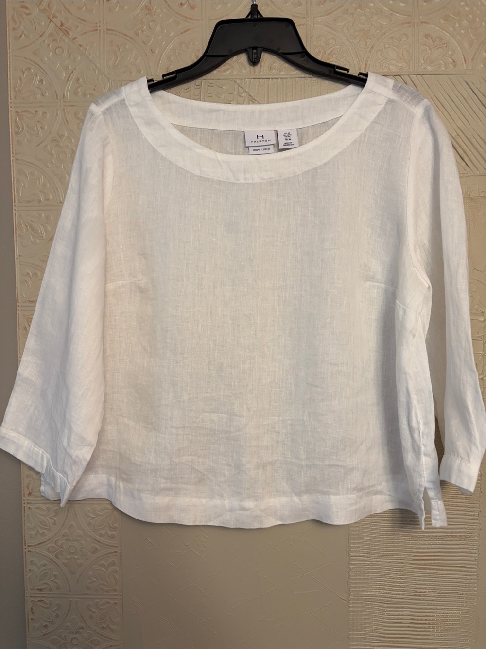 Halston White Linen Boatneck Top - Classic Women's Tee